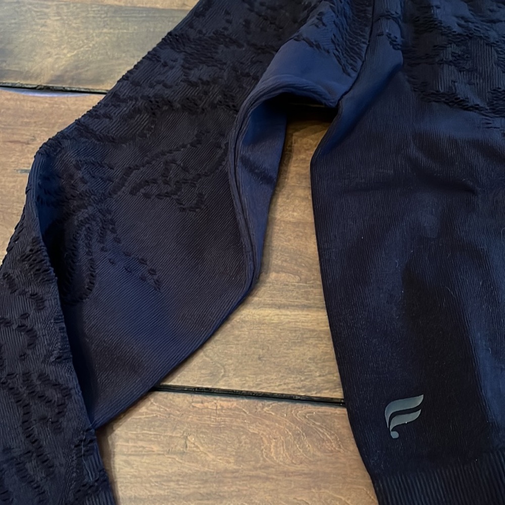 NWT Fabletics Workout Set - Picture 6 of 6